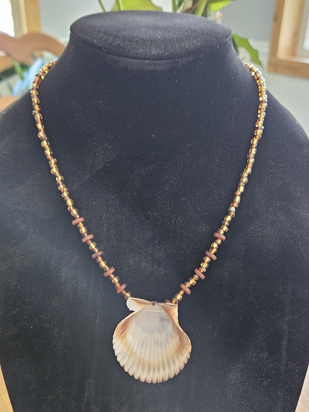 Handmade 100% Real Shell Pendant Necklace in Earthtones - Picture 6 of 7